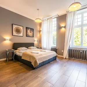 https://victus-apartamenty-apartament-rewa.sopothotels.com