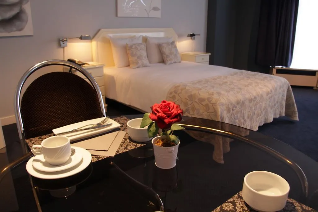 First Euroflat Hotel Brüsszel 4*,